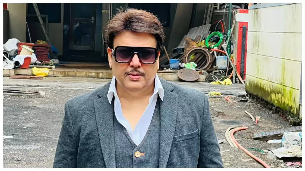 गोविंदा का नया लुक और आगामी फिल्म 'दुनियादारी' की पुष्टि