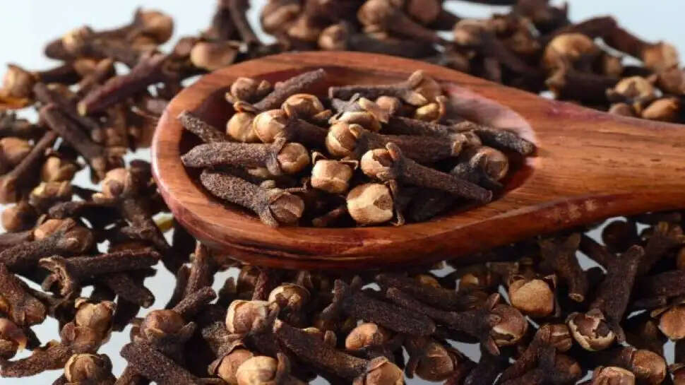 लौंग के अद्भुत फायदे: दांतों के दर्द और सर्दी जुकाम से राहत