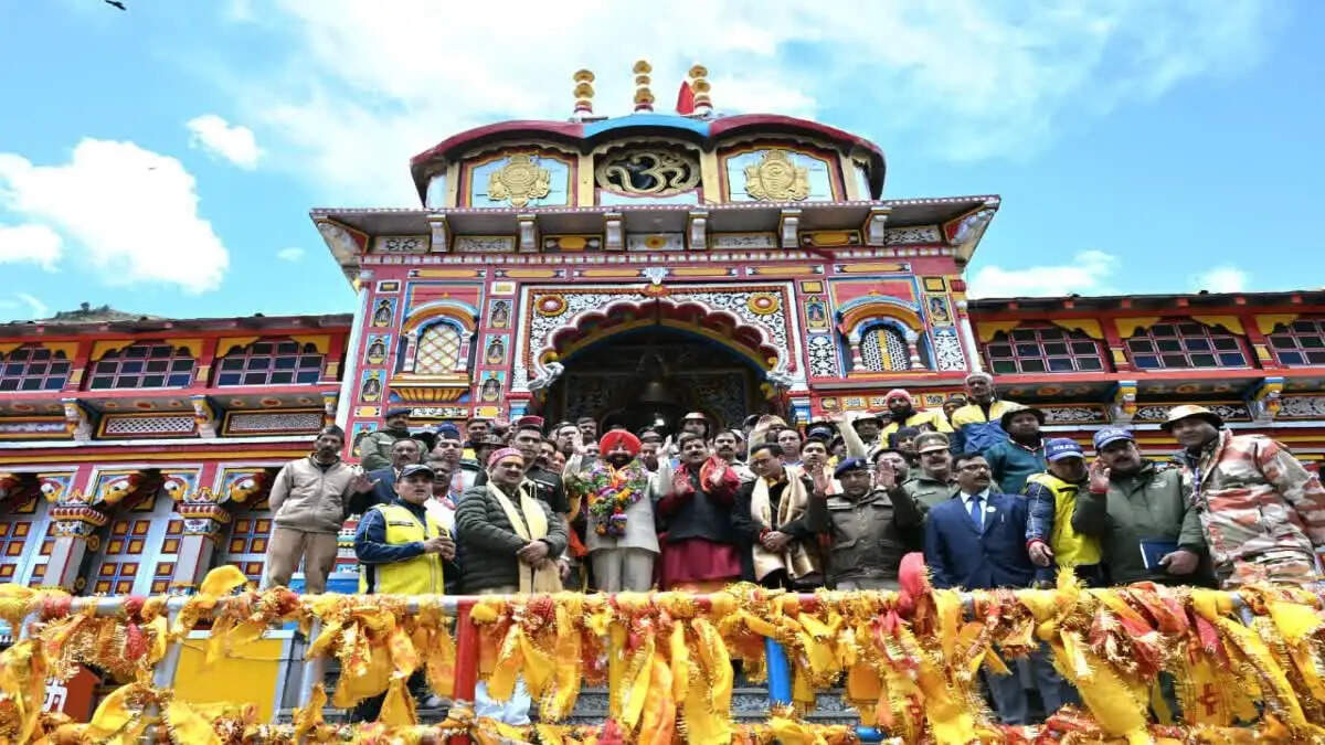 राज्यपाल गुरमीत सिंह ने बदरीनाथ और केदारनाथ धाम का दौरा किया