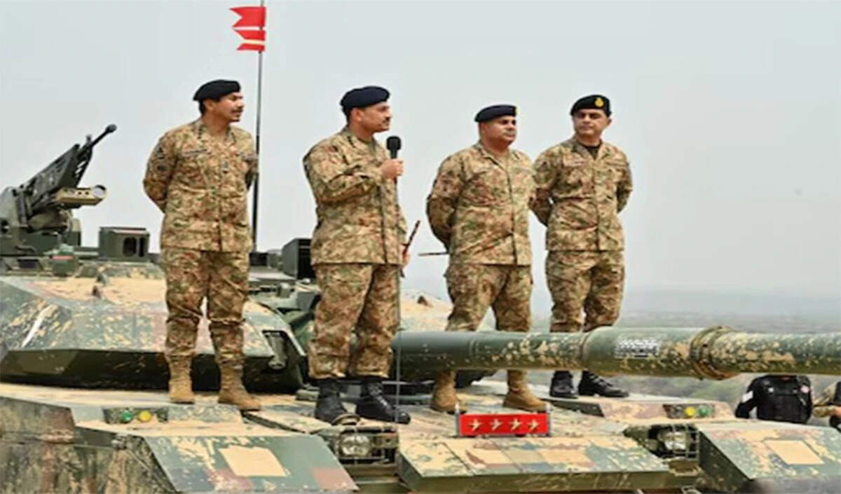 इमरान खान की बहन ने सेना प्रमुख पर किया तीखा हमला