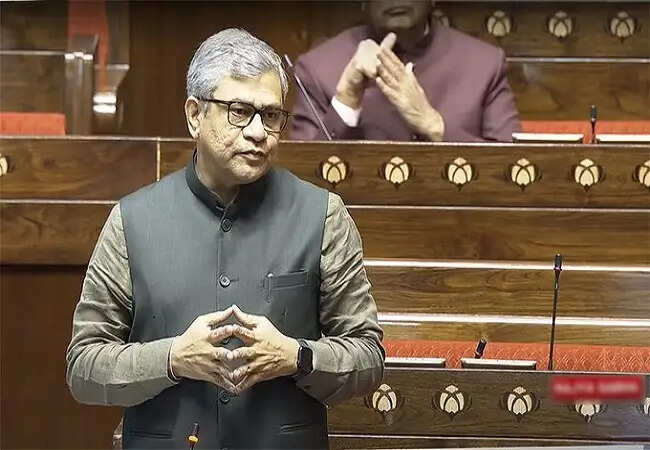 केंद्रीय मंत्रिमंडल ने इमिग्रेशन और वीज़ा योजना को 2031 तक बढ़ाने की मंजूरी दी