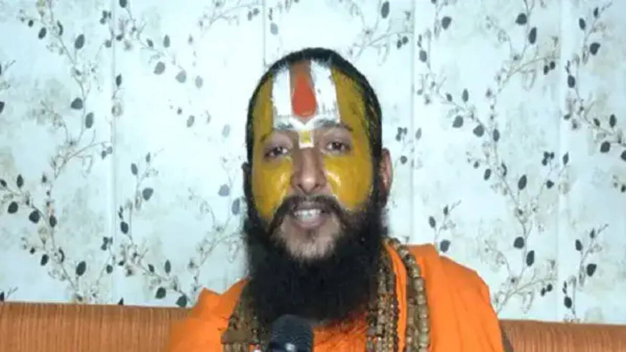संत सीताराम दास ने हिंदू बच्चे को कलमा पढ़ाने पर जताई नाराजगी, शिक्षक की बर्खास्तगी की मांग
