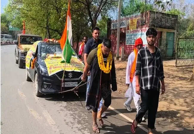 पहलवान गौरव चाहर की अद्भुत यात्रा: 90 किलोमीटर पैदल चलकर पहुंचे वृंदावन