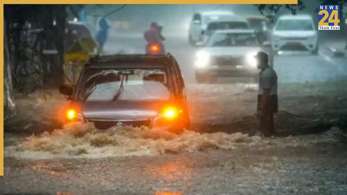 IMD की चेतावनी: चार राज्यों में भारी बारिश और तेज हवाओं का अलर्ट