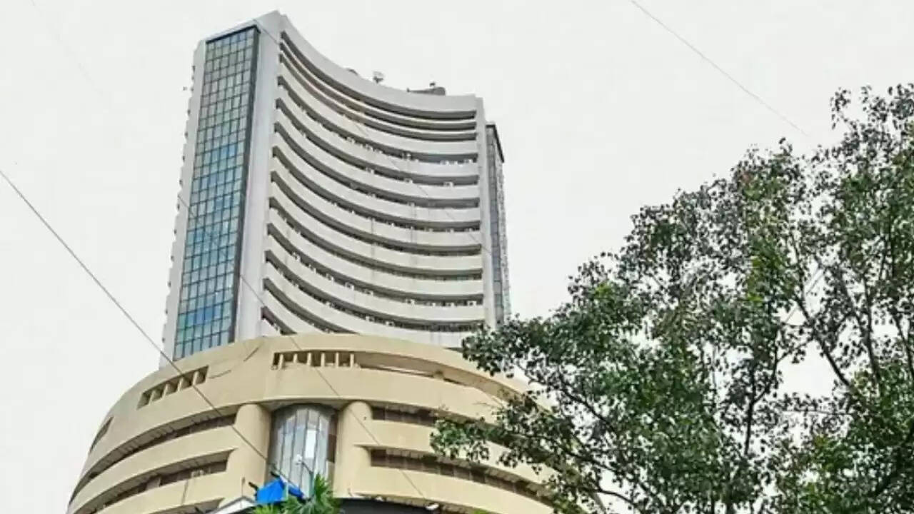 क्या आज NSE और BSE खुले रहेंगे? जानें बैंक छुट्टियों का असर