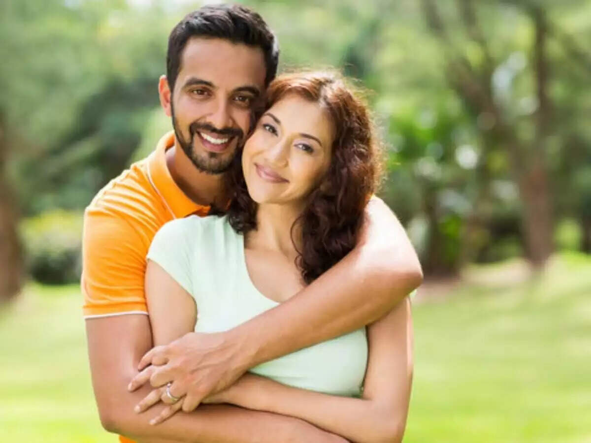 महिलाओं का दिल जीतने के 10 प्रभावी तरीके