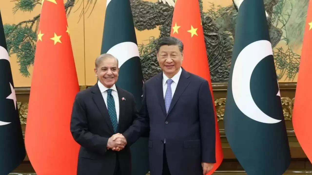 पाकिस्तान और चीन के रिश्तों में दरार: ADB से लेंगे मदद, CPEC की योजनाएं प्रभावित