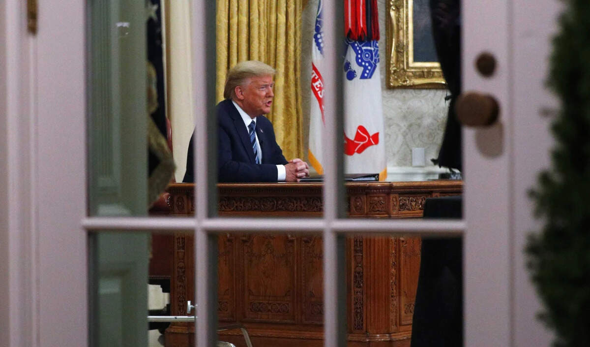 डोनाल्ड ट्रंप ने खुद को वेनेजुएला का कार्यवाहक राष्ट्रपति बताया