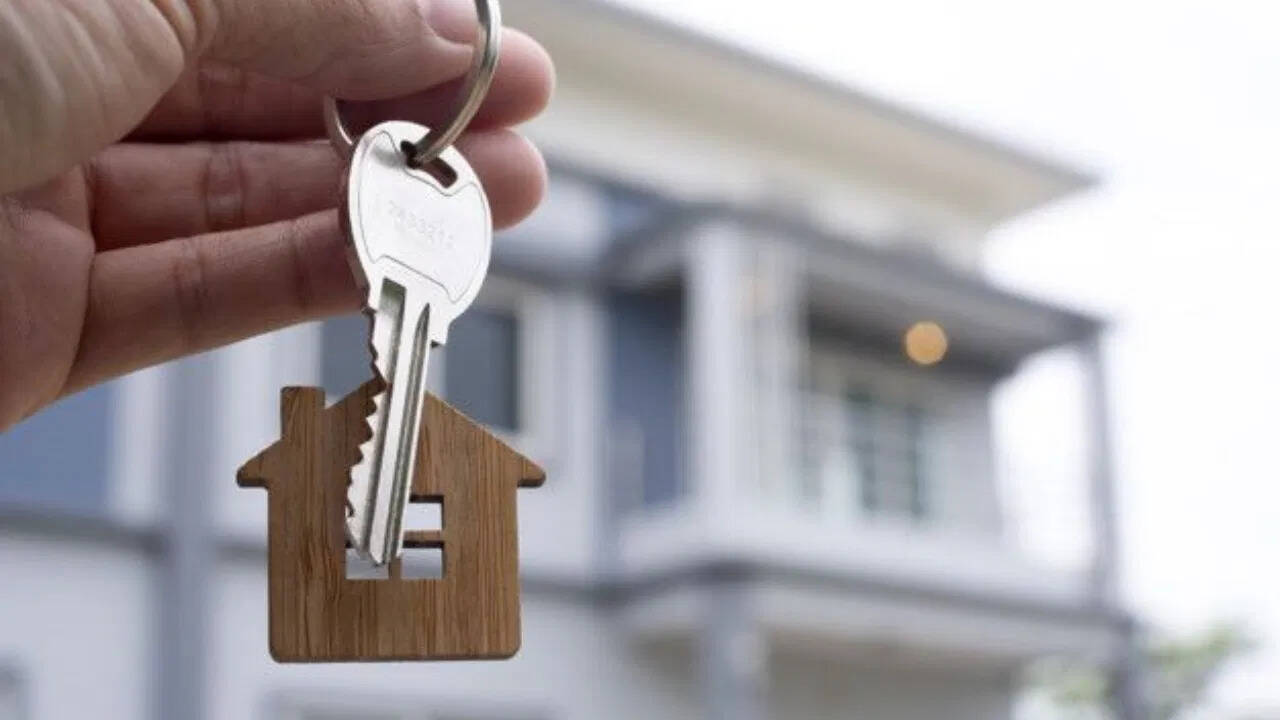 घर बनाने में पैसे बचाने के लिए ये टिप्स अपनाएं