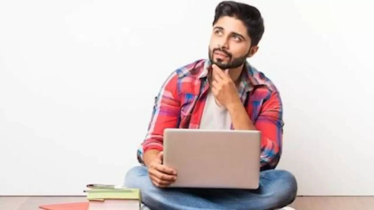 अमेरिका में उच्च शिक्षा के लिए छात्रों की डिजिटल क्लींजिंग की नई प्रवृत्ति