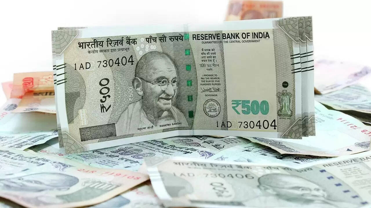 केंद्र सरकार ने कर्मचारियों के महंगाई भत्ते में 3% की वृद्धि की घोषणा की