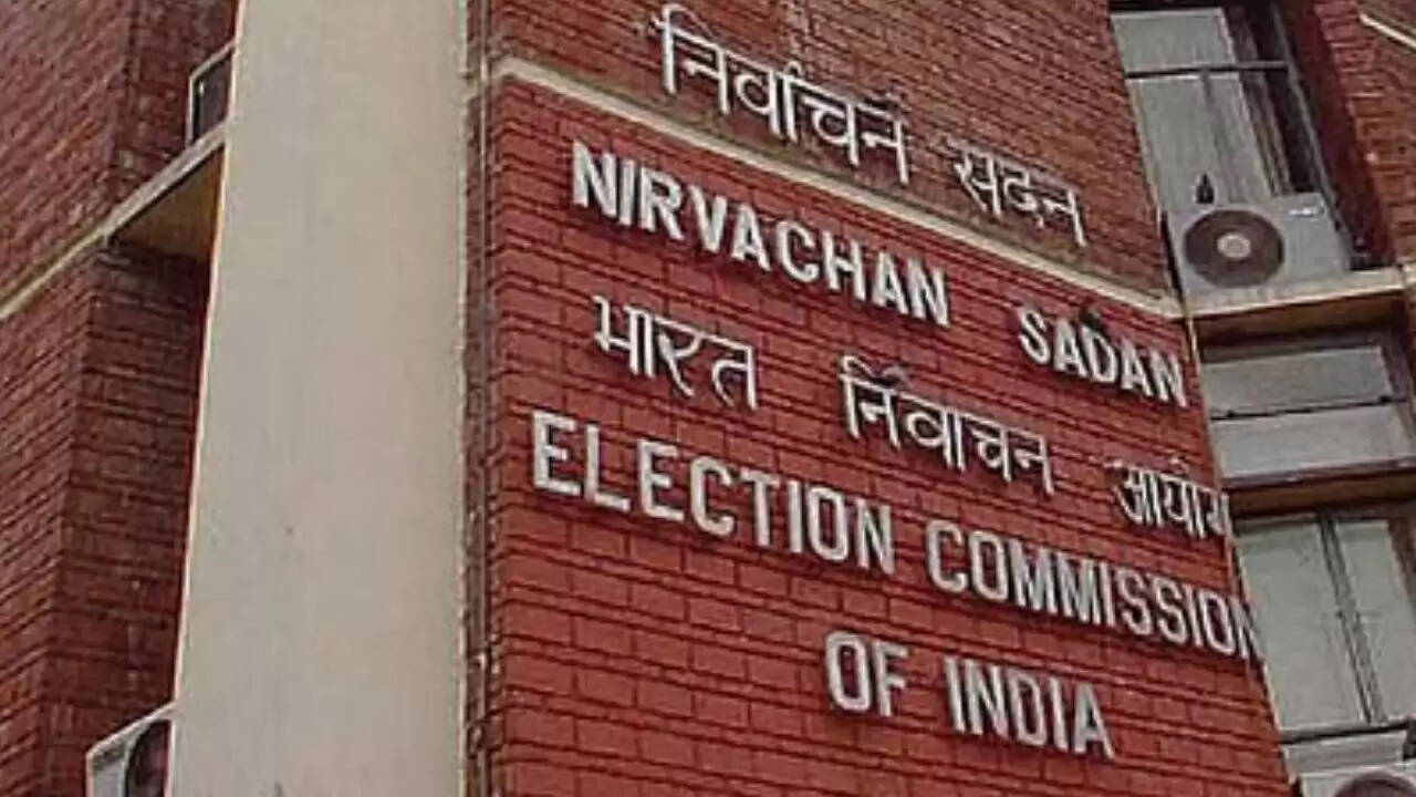 बिहार में चुनाव आयोग का बड़ा फैसला: मतदाता सूची में सुधार के लिए मिलेगी एक महीने की मोहलत