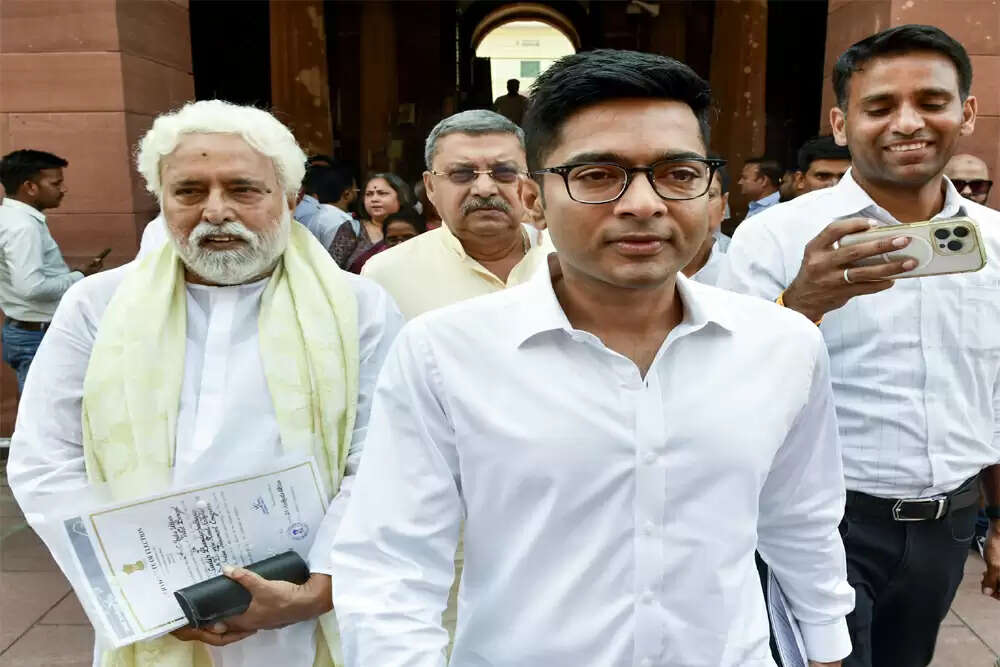 तृणमूल कांग्रेस में नेतृत्व परिवर्तन: अभिषेक बनर्जी की नई भूमिका