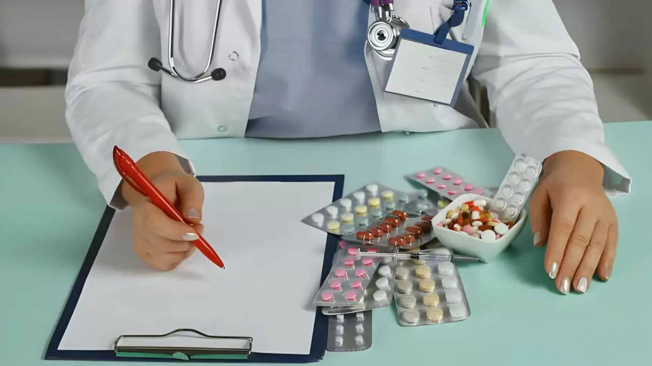 दवाइयों की पैकिंग: एल्युमिनियम और ट्रांसपेरेंट पैक के बीच का अंतर