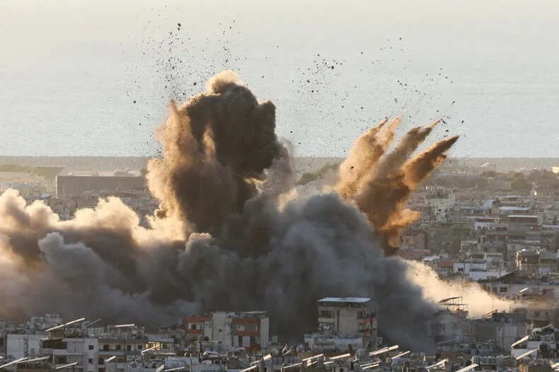 लेबनान में हिज्बुल्लाह के हमले, इजराइल ने छिपे हथियारों का किया खुलासा