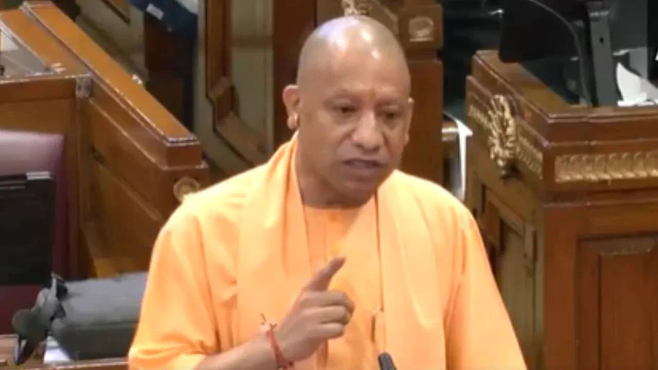 मुख्यमंत्री योगी का विधानसभा में जोरदार भाषण, समाजवादी पार्टी पर साधा निशाना