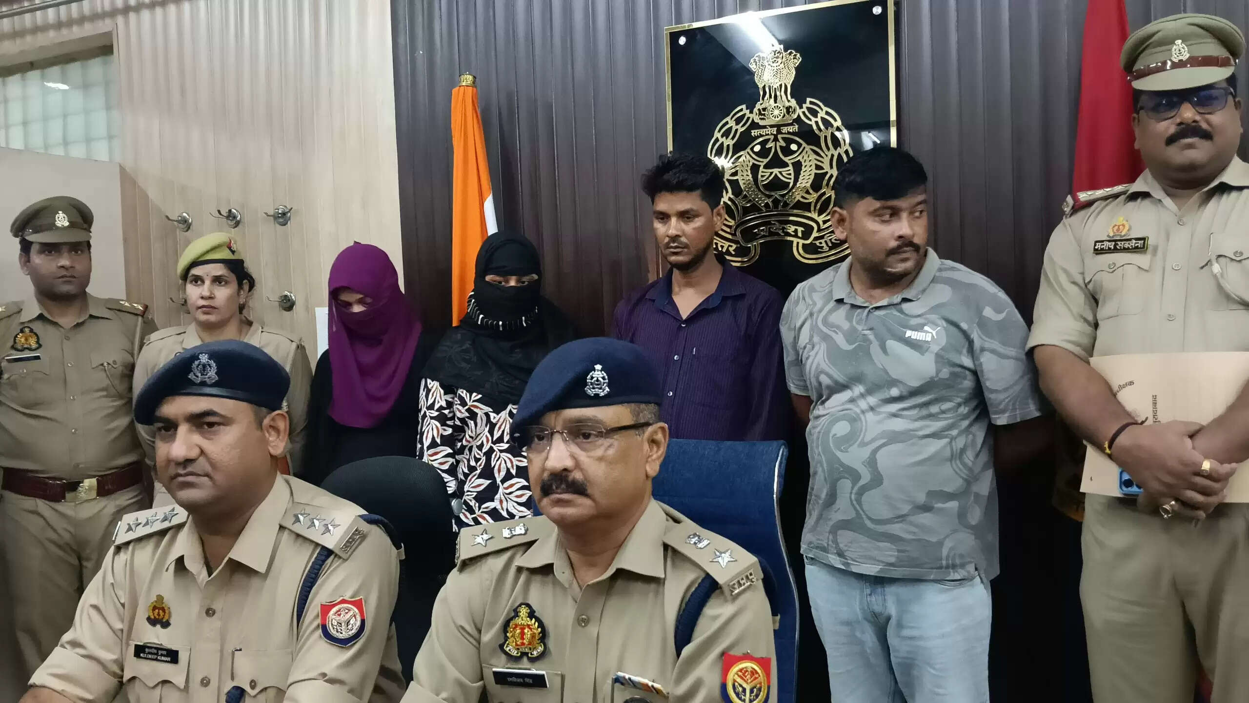 मुरादाबाद में हनी ट्रेप गैंग का भंडाफोड़, चार गिरफ्तार