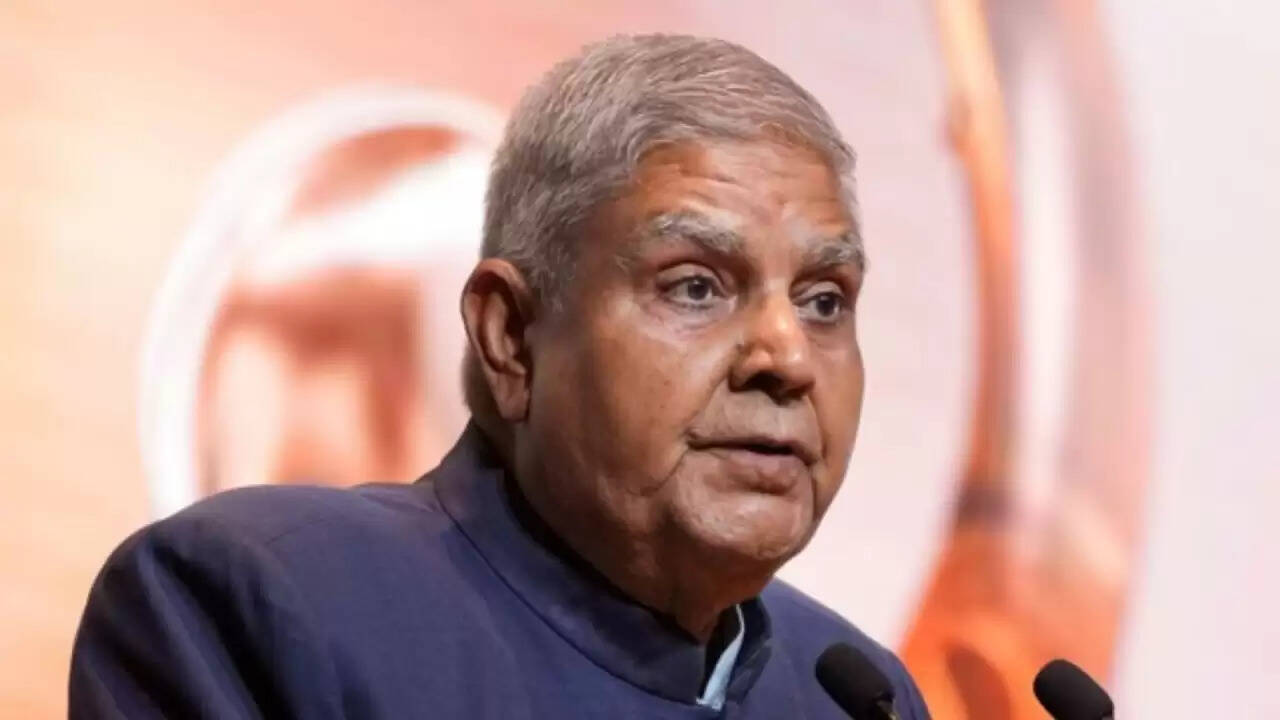 भारत के उपराष्ट्रपति जगदीप धनखड़ का इस्तीफा: राजनीतिक हलचल और चुनावी तैयारी