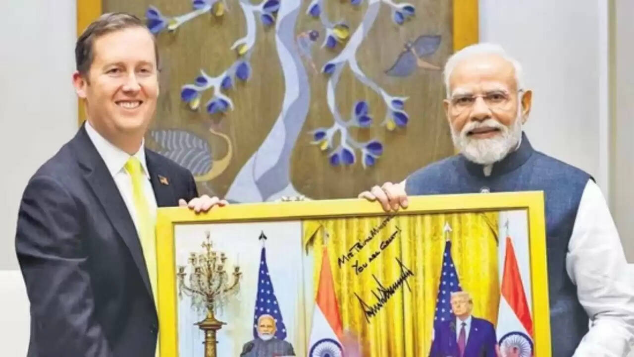 भारत में नए अमेरिकी राजदूत Sergio Gor का पहला दौरा: व्यापार और रक्षा पर चर्चा