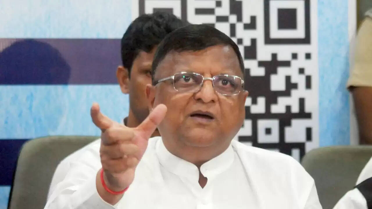 पश्चिम बंगाल के मुख्य चुनाव अधिकारी मनोज अग्रवाल को मिली Y-प्लस सुरक्षा, जानें क्यों है यह कदम महत्वपूर्ण