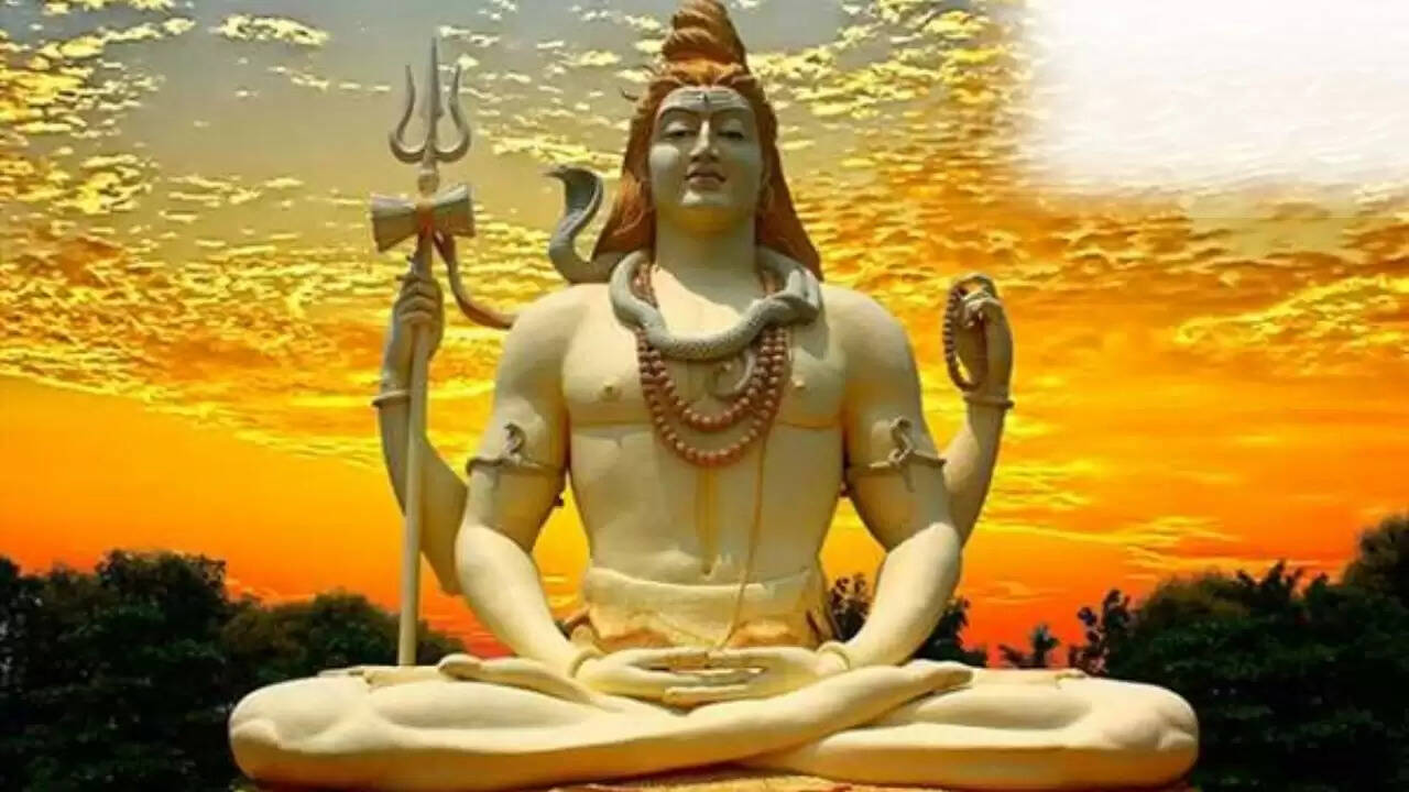 सावन 2025: भगवान शिव की आराधना के लिए विशेष उपाय