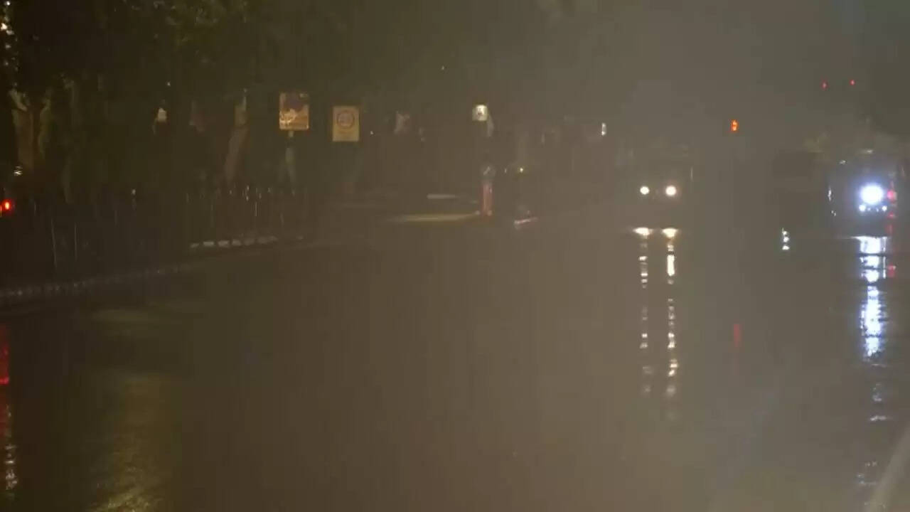 दिल्ली-एनसीआर में मानसून की जोरदार एंट्री, बारिश का सिलसिला जारी