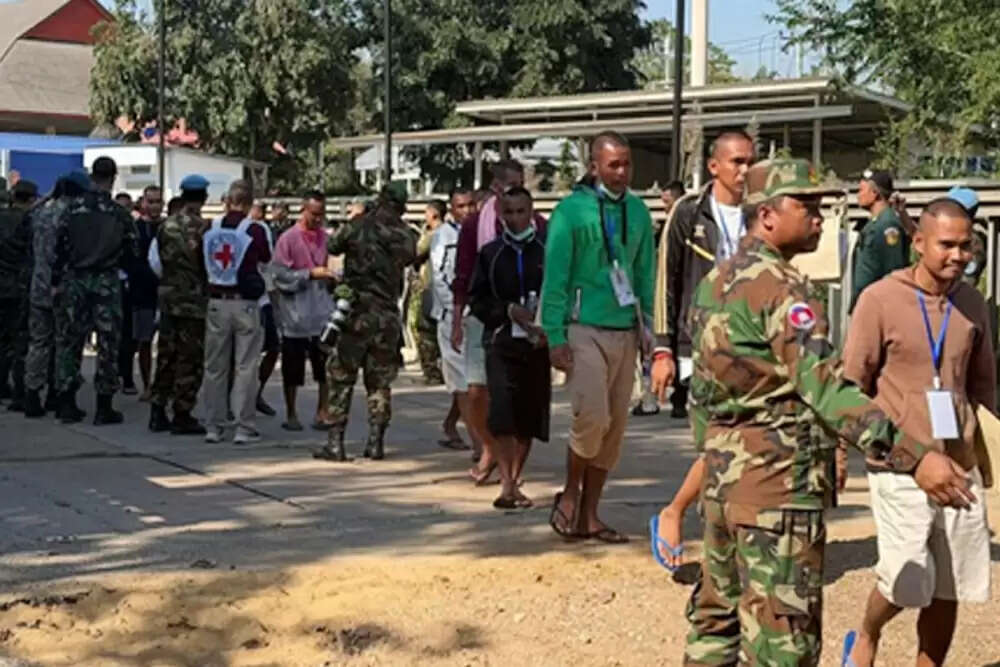 थाईलैंड ने कंबोडिया के 18 सैनिकों को रिहा किया, शांति समझौते का पालन