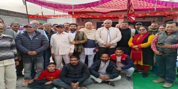 नेकां नेताओं ने बैठक कर सुनी लोगों की समस्याएं