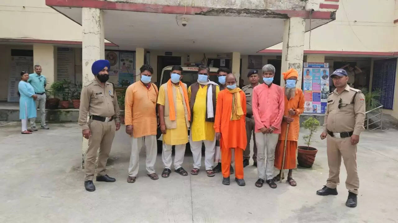 देहरादून में फर्जी बाबाओं के खिलाफ पुलिस की बड़ी कार्रवाई
