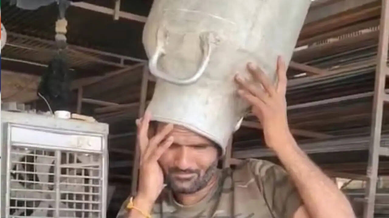 अलवर में युवक के सिर में फंसी दूध की कैन, ग्रामीणों ने किया बचाव