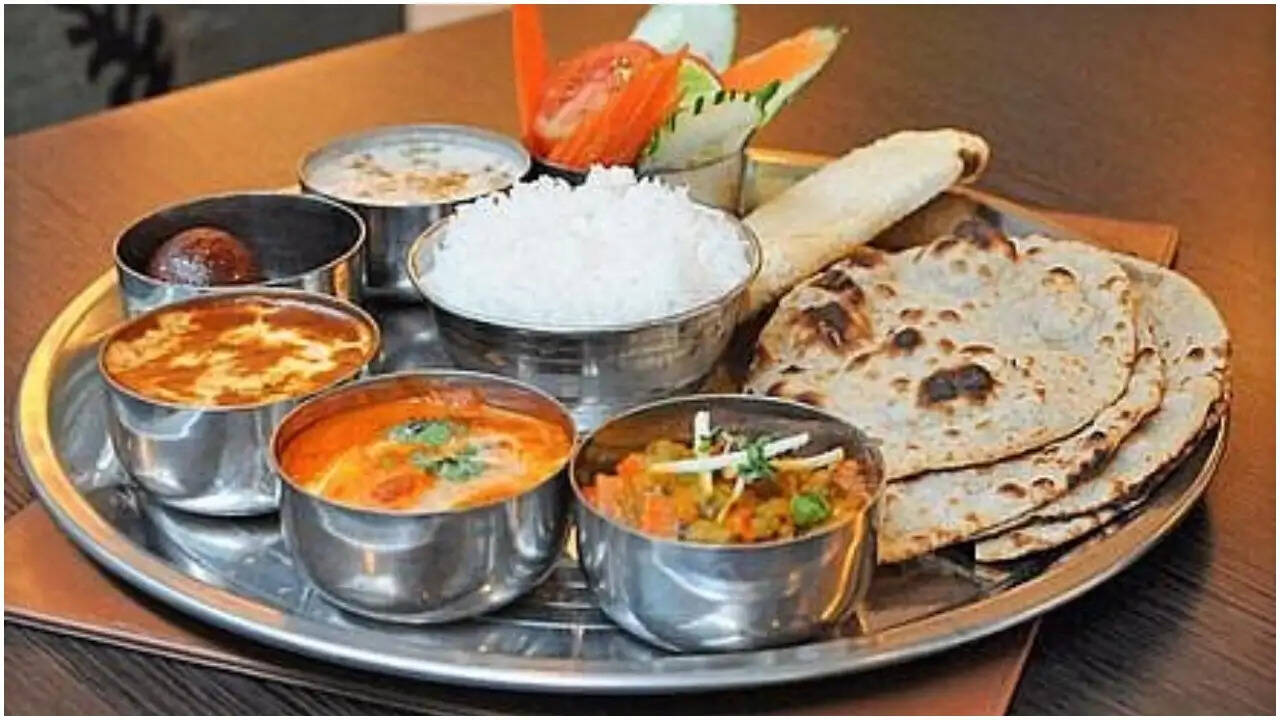 रोज एक जैसा खाना खाने के नुकसान और विविधता के फायदे