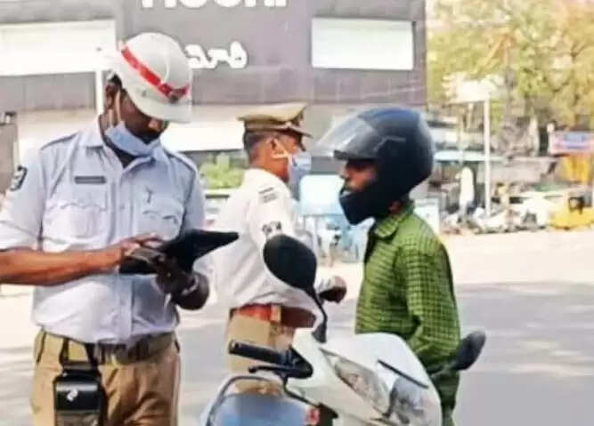 कलकत्ता हाईकोर्ट का महत्वपूर्ण निर्णय: पुलिस ड्राइविंग लाइसेंस रद्द नहीं कर सकती