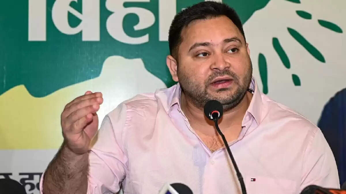 तेजस्वी यादव ने चुनाव आयोग पर उठाए गंभीर सवाल, भाजपा प्रवक्ता पर भी किया पलटवार