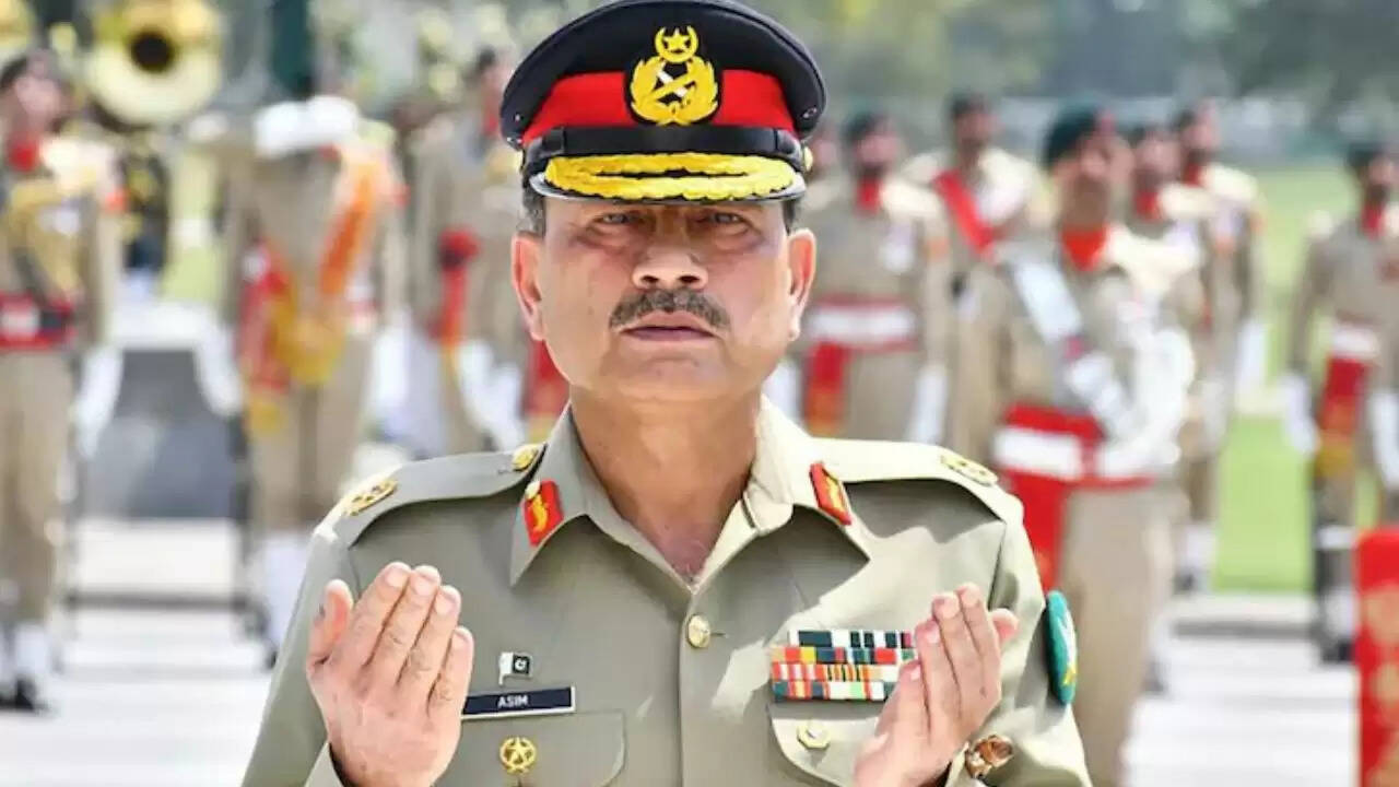 पाकिस्तान सेना प्रमुख की बेटी की शादी में शामिल हुए शीर्ष नेता