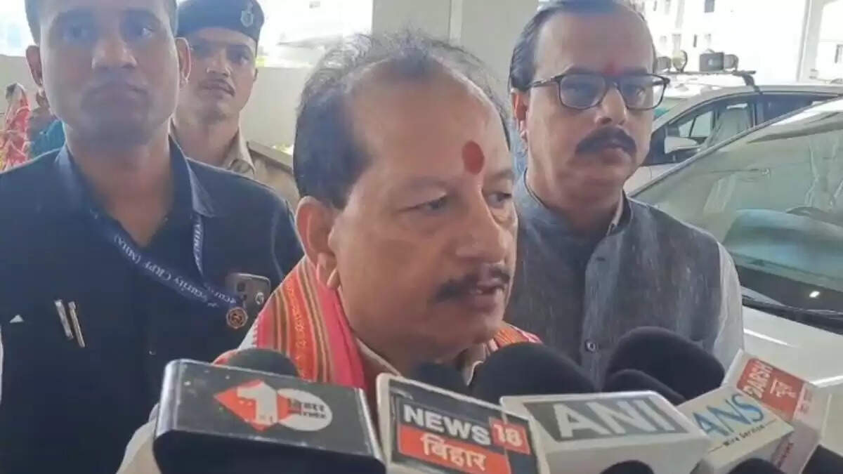 बिहार के उपमुख्यमंत्री का लालू यादव पर कड़ा हमला, राजद की संस्कृति पर उठाए सवाल