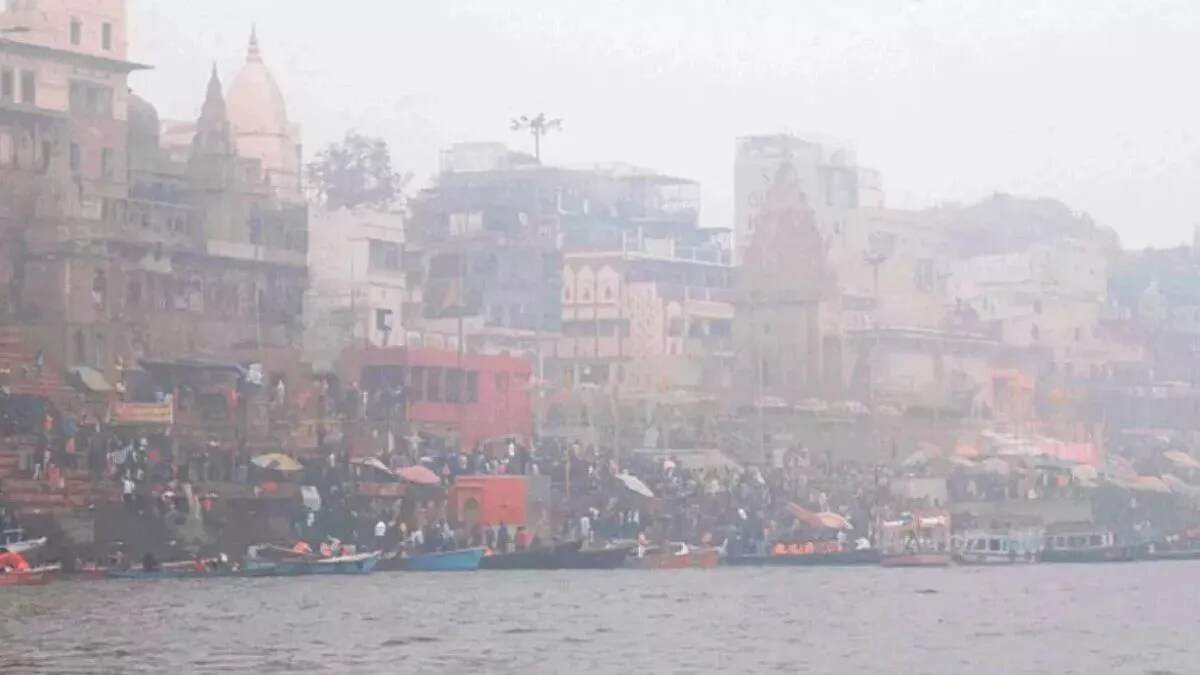 वाराणसी में बढ़ते प्रदूषण के कारण ठंड में हवा की गुणवत्ता में गिरावट