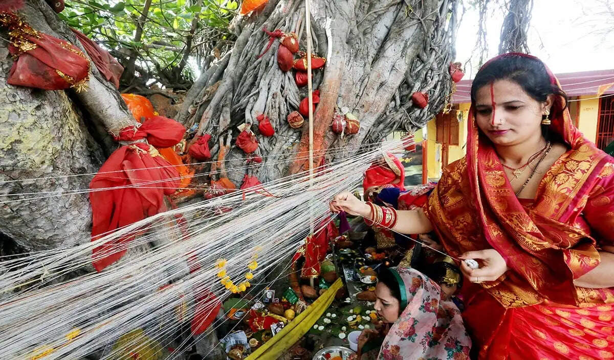 वट सावित्री व्रत: संतान सुख और सौभाग्य का प्रतीक