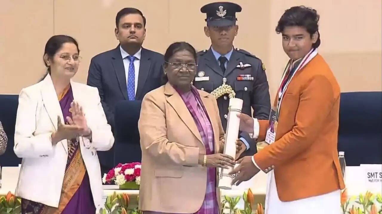 बिहार के युवा क्रिकेटर वैभव सूर्यवंशी को मिला प्रधानमंत्री राष्ट्रीय बाल पुरस्कार, जानें उनकी उपलब्धियों के बारे में