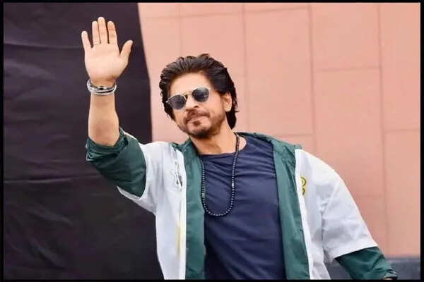 शाहरुख खान बने दुनिया के सबसे अमीर अभिनेता, हॉलीवुड के सितारों को छोड़ा पीछे
