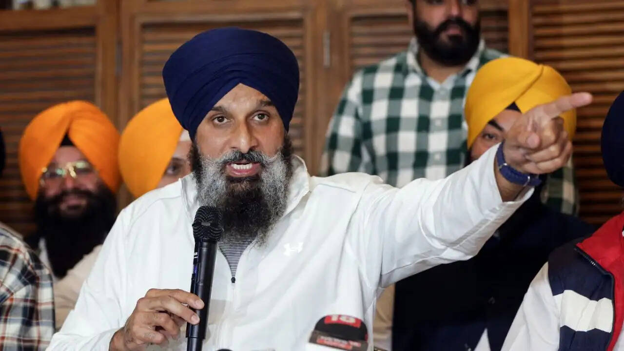पंजाब में बिक्रम मजीठिया को मिली जमानत, राजनीतिक विवाद फिर गरमाया
