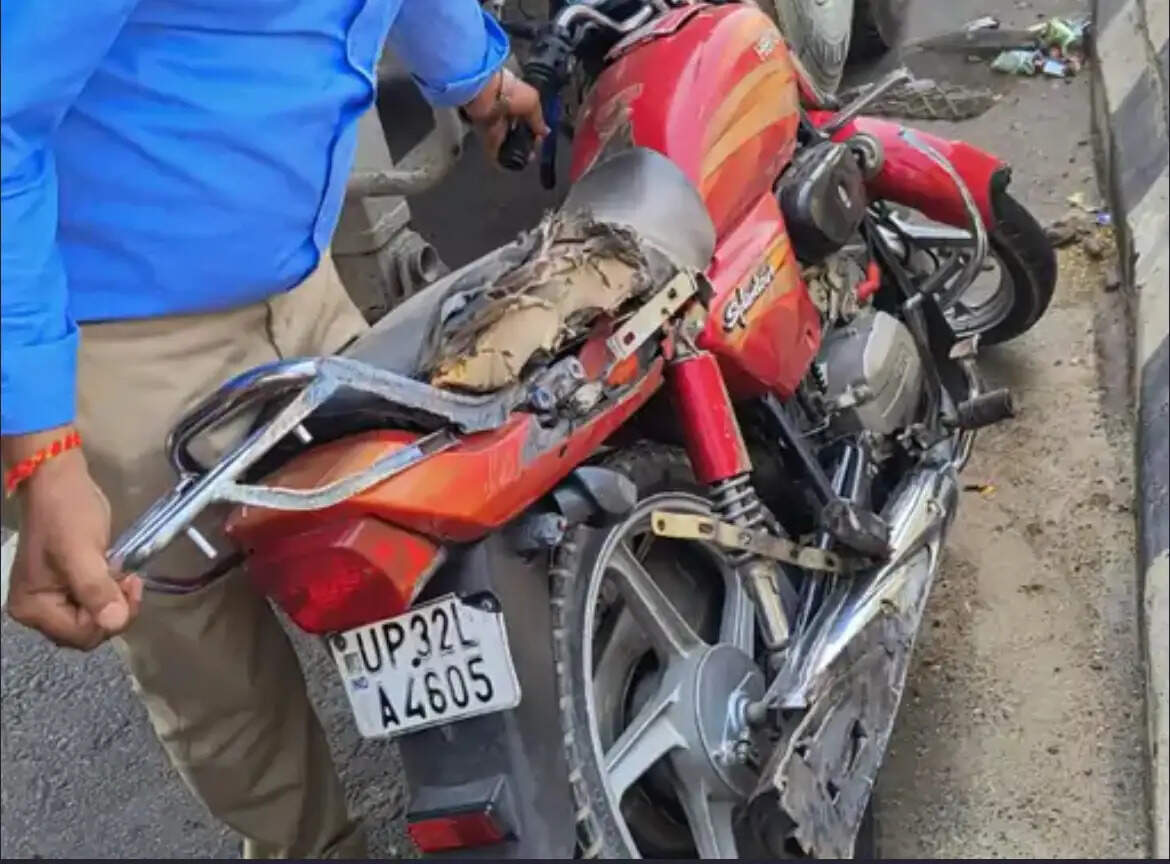 लखनऊ में सड़क दुर्घटना में दो बाइक सवारों की मौत