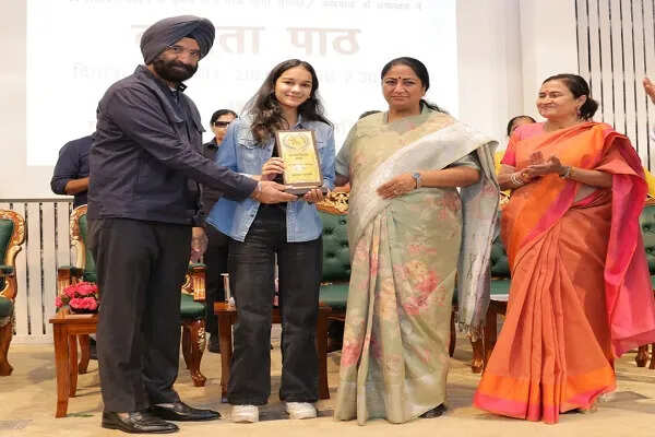 दिल्ली सचिवालय में हिंदी पखवाड़ा समारोह का आयोजन