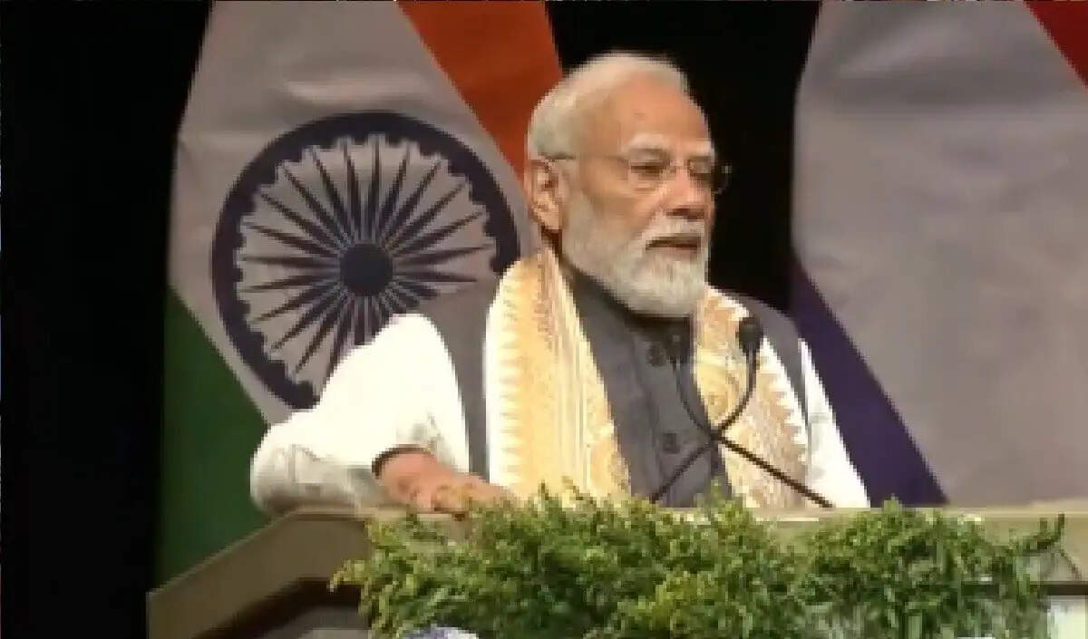 प्रधानमंत्री मोदी ने नीदरलैंड्स में भारत की वैश्विक आकांक्षाओं को उजागर किया