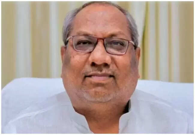 संजय निषाद के विवादास्पद बयान पर मचा बवाल, मांगी माफी