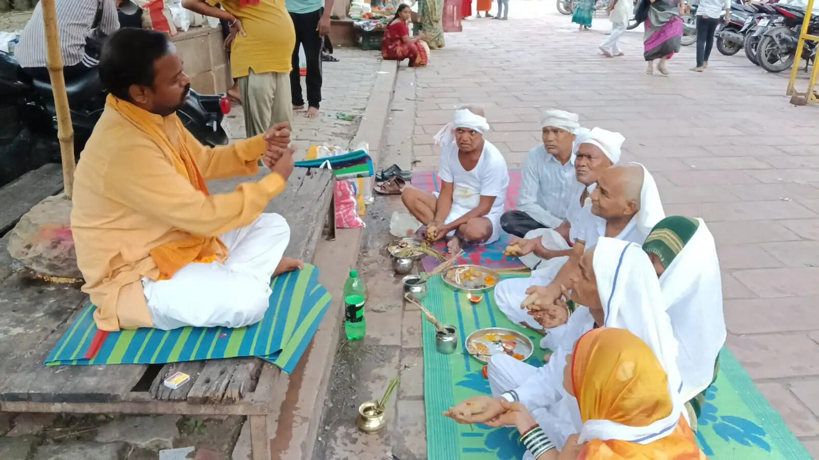 विशेष : पितृ पक्ष में श्राद्ध-तर्पण से पितरों की तृप्ति, ‘पितृ ऋण’ चुकाने की मान्यता