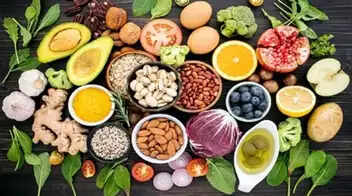 13 आवश्यक विटामिन: सेहत के लिए जरूरी पोषक तत्व