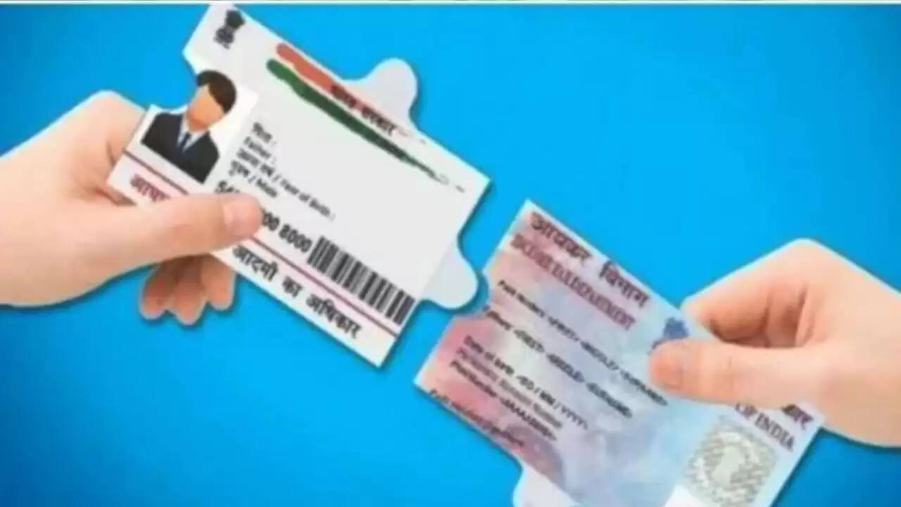 तेजस्वी यादव के वोटर आईडी विवाद से सीखें: एक से अधिक दस्तावेज़ रखने पर क्या हैं कानूनी परिणाम?