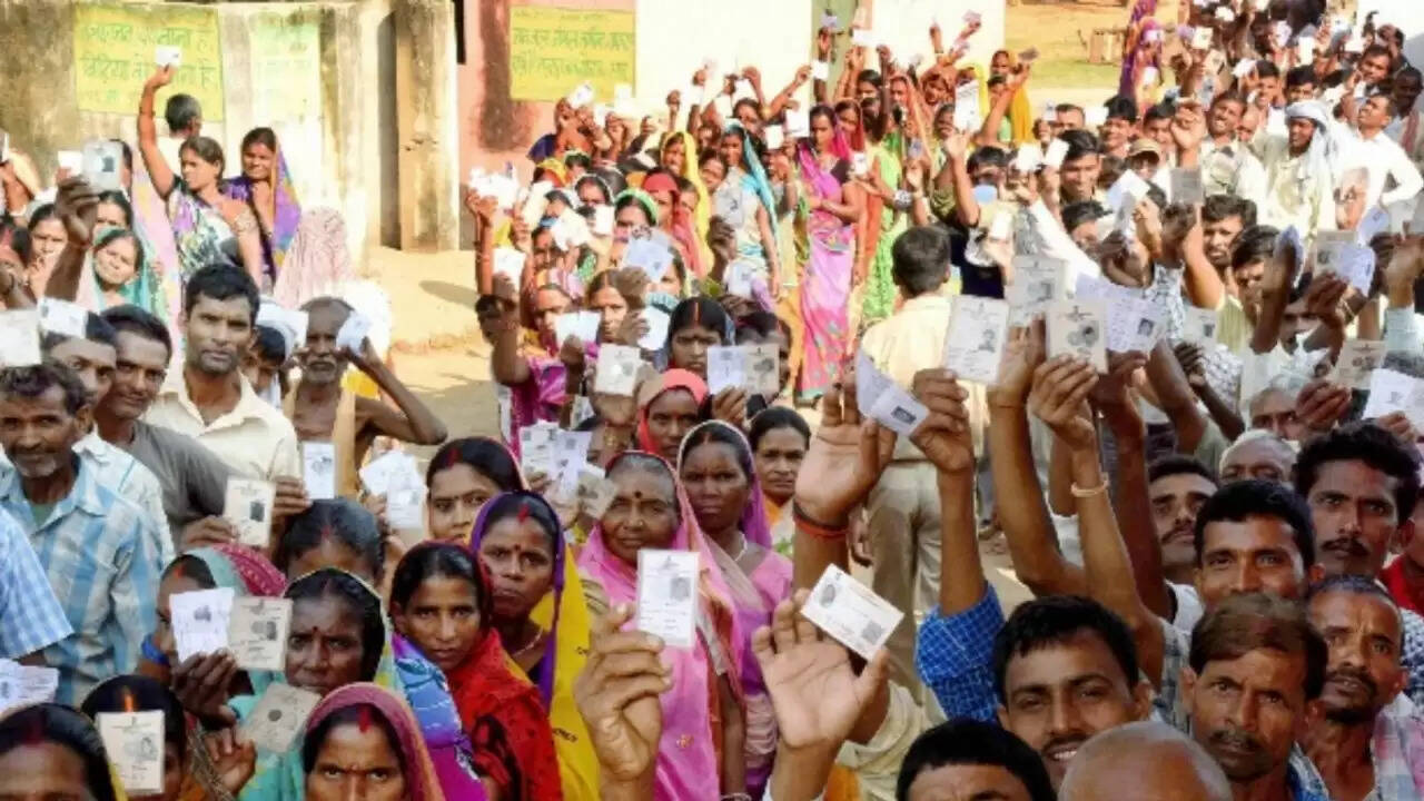सुप्रीम कोर्ट का बड़ा फैसला: बिहार में मतदाता सूची पुनरीक्षण को मिली हरी झंडी