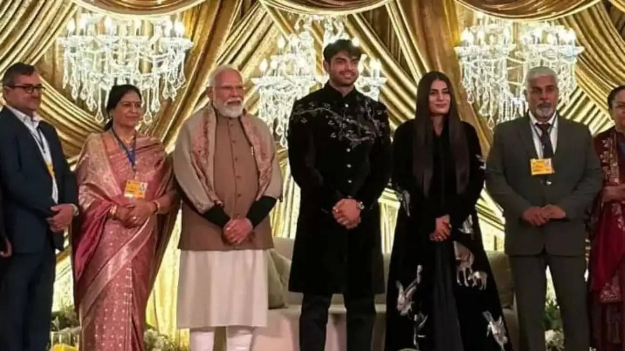 नीरज चोपड़ा और हिमानी मोर का भव्य रिसेप्शन, पीएम मोदी ने दी शुभकामनाएं