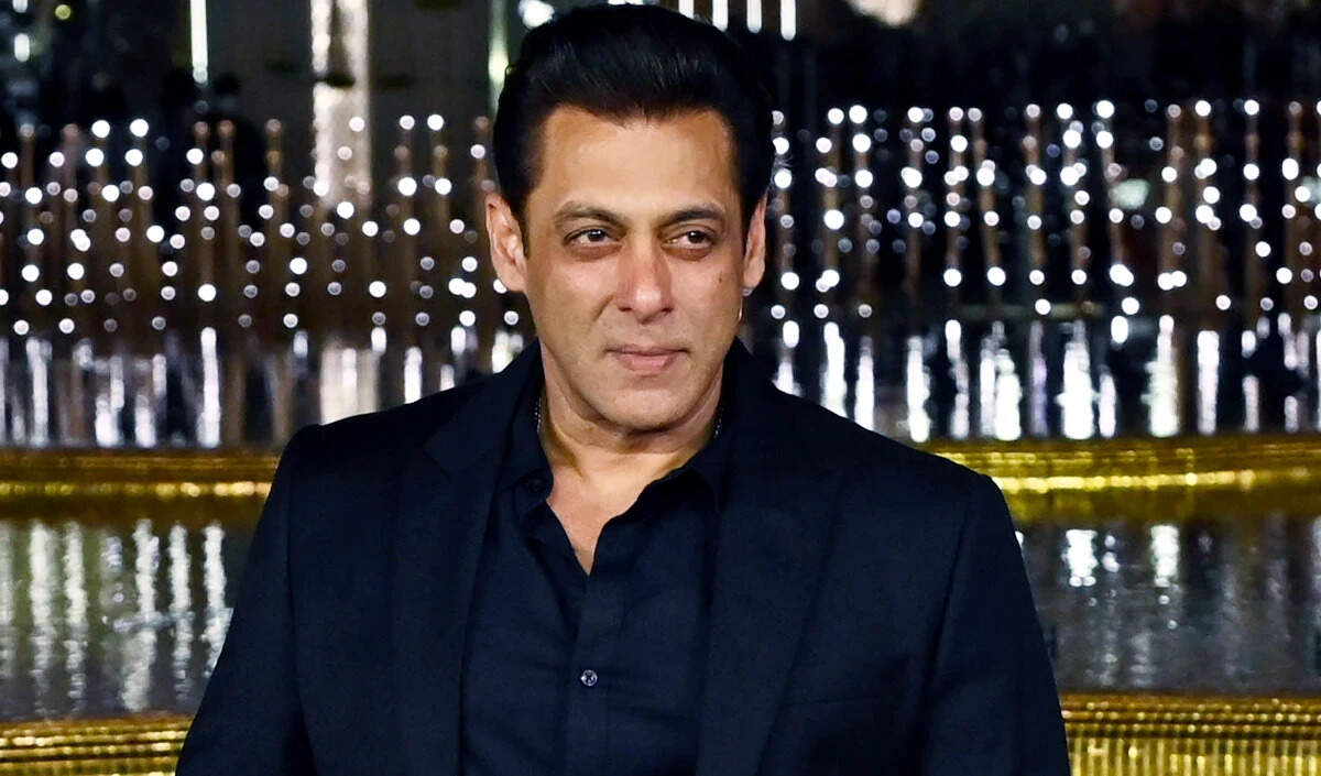 सलमान खान ने धर्मेंद्र को किया याद, प्रेस कॉन्फ्रेंस में भावुक हुए